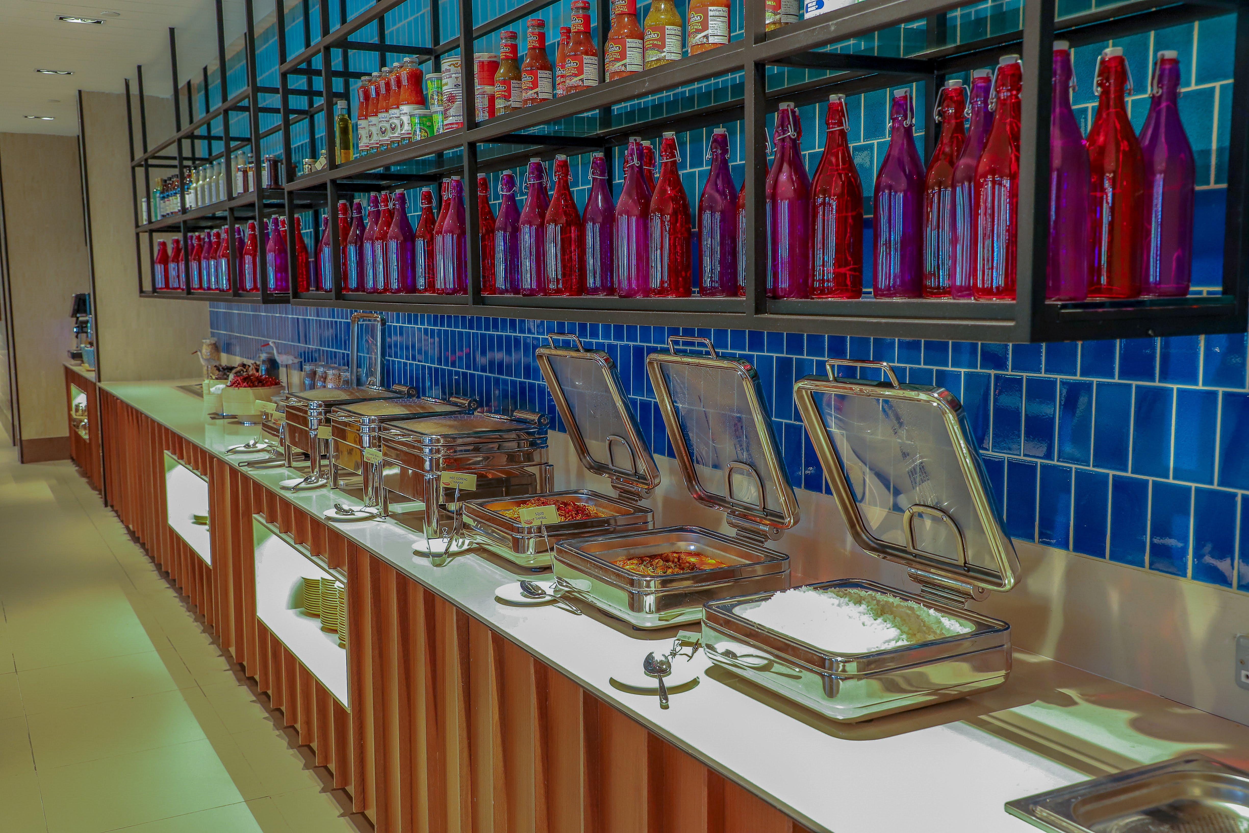 فندق هارد روك ديسارو كوست دِسارو المظهر الخارجي الصورة A buffet at a restaurant